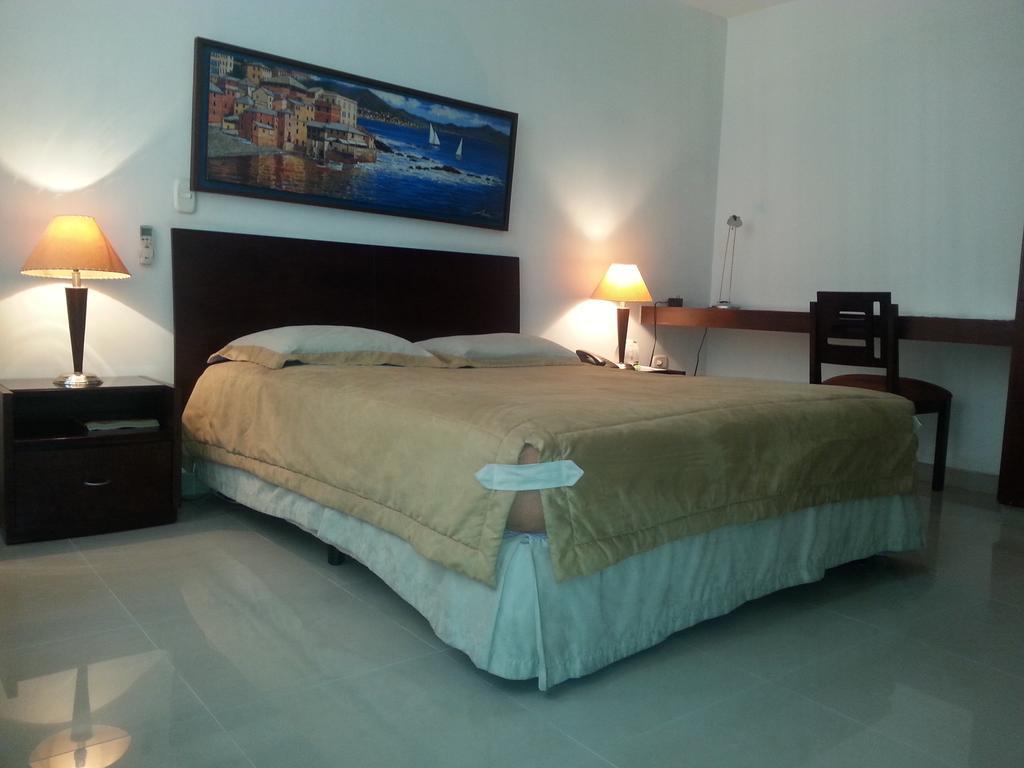 Hotel Cuarta Avenida Cali Extérieur photo