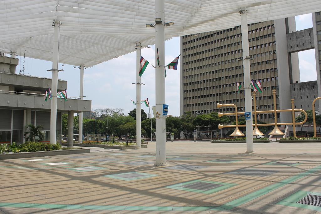 Hotel Cuarta Avenida Cali Extérieur photo
